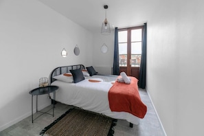2 bedrooms, iron/ironing board, travel crib, free WiFi