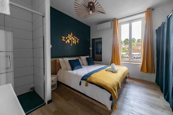 1 bedroom, iron/ironing board, travel cot, free WiFi - Appartement design et climatisé proche de la gare (Vichy)