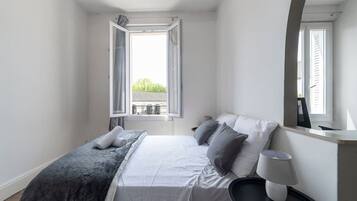 2 slaapkamers, een strijkplank/strijkijzer, reisbedje, gratis wifi