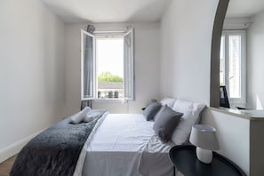 2 makuuhuonetta, silitysrauta/-lauta, vauvan matkasänky, ilmainen Wi-Fi