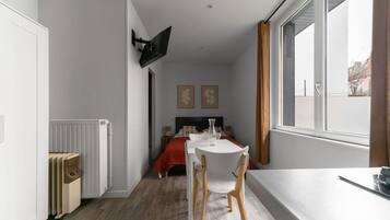 1 chambre, fer et planche Ă repasser, Wi-Fi, draps fournis