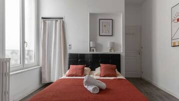 1 slaapkamer, een strijkplank/strijkijzer, wifi, beddengoed