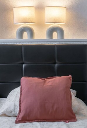 1 bedroom, iron/ironing board, WiFi, bed sheets - Appartement design Centre Ville proche Thermes (Vichy)