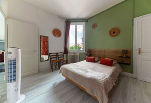 1 bedroom, iron/ironing board, travel crib, WiFi - Appartement calme et lumineux proche Thermes (Vichy)