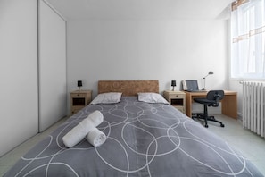 2 chambres, fer et planche à repasser, lit parapluie, Wi-Fi gratuit