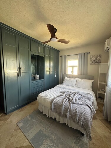 Cozy & breezy 1-bedroom apartment perfect for nomads, a couple or solo traveler.