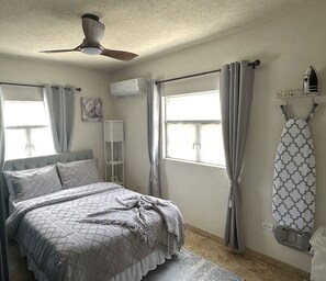 1 Schlafzimmer, Schreibtisch, Bügeleisen/Bügelbrett, WLAN