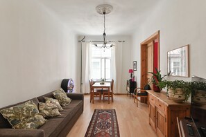 Smart TV, books, music library, stereo