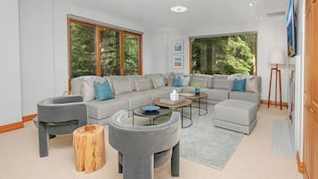 Televisión, chimenea