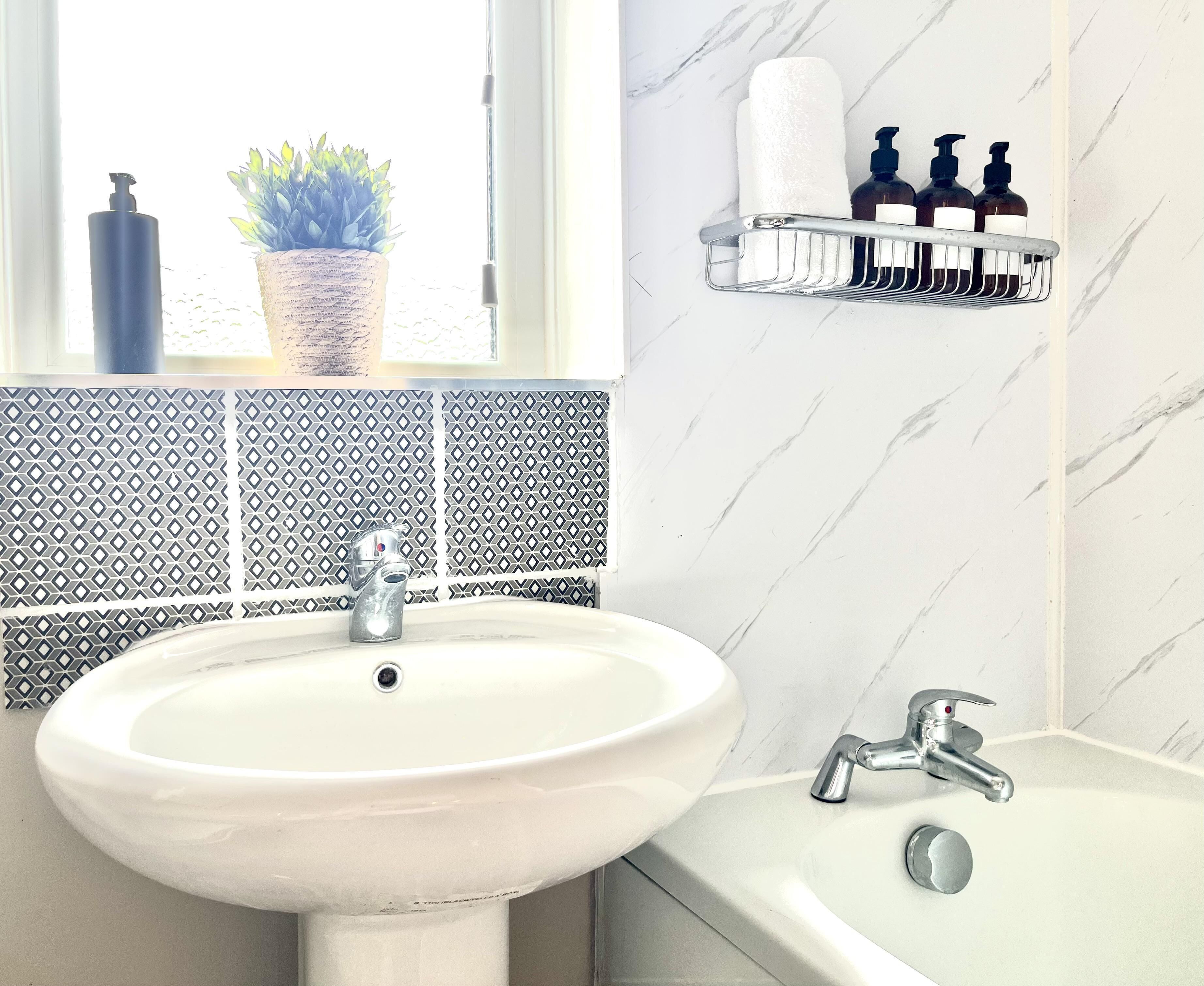 House | Bathroom | Combined shower/tub, deep soaking tub, towels