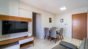Living area - Ap 2Qts, Up to 5 guests, Parking, Elevator (Brasília)