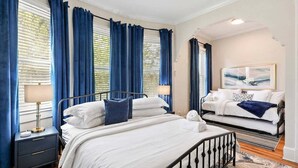 Room - Newly renovated, 3 bedrm 2 bath, Near Forsyth Park (Savannah)