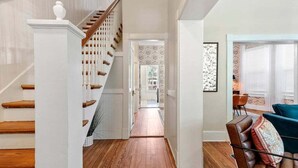 Interior - Newly renovated, 3 bedrm 2 bath, Near Forsyth Park (Savannah)