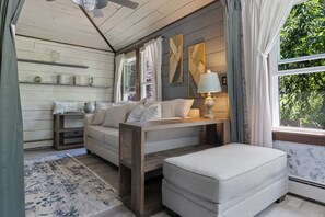 Smart-TV, peis, fotballspill og kontorer