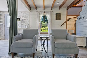 Smart-TV, peis, fotballspill og kontorer