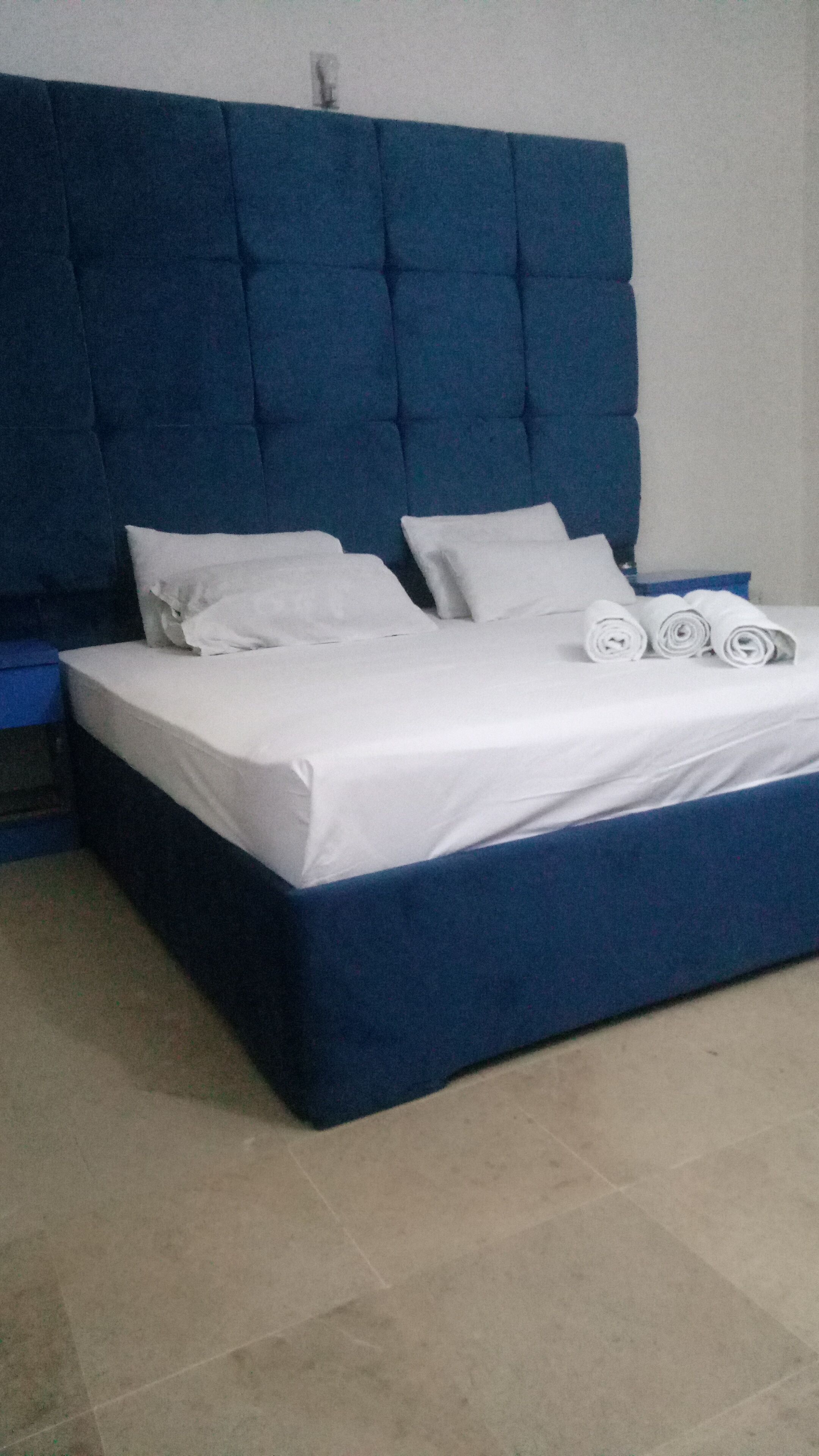 Deluxe Double Room, 1 King Bed | Laptop workspace, soundproofing, free WiFi