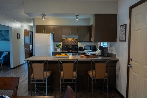 Cozy Stay- Located minutes from the LaCrosse Regional Airport! 
Pet Friendly!