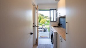 Interior - 428 Eastbourne Road · Rosebud Garden Cottage (Capel Sound)
