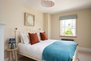 5 Schlafzimmer, Bügeleisen/Bügelbrett, Reisekinderbett, WLAN