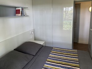 3 bedrooms, iron/ironing board, WiFi