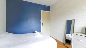 2 bedrooms, WiFi, bed sheets