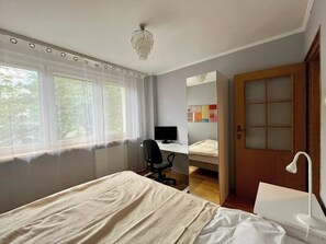 2 bedrooms, iron/ironing board