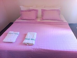 1 bedroom, free WiFi, bed sheets - Pousada da Mércia (Salvador)