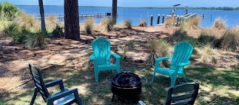 Ochlockonee Bay Waterfront Home 200 ft pier 1st floor over looking the bay