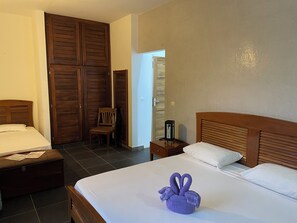 4 bedrooms, WiFi, bed sheets