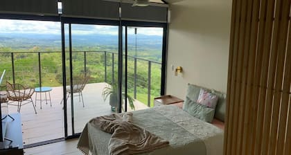 Villa Vista: Encanto y Vista Espectacular en Miravalles de Perez Zeledon