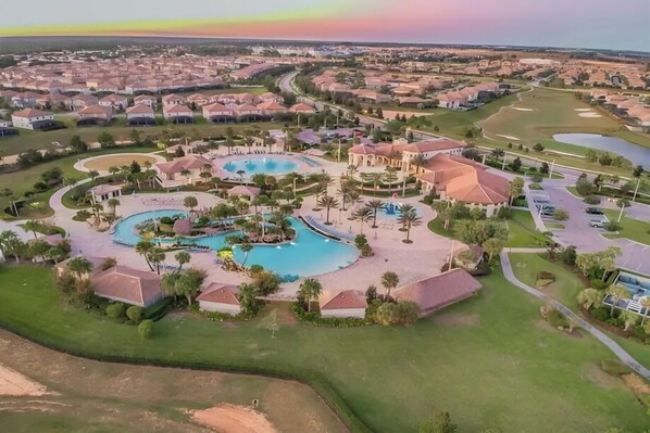 Exterior - Best 2025 Rates 8BR Moon Valley w/Pool Cinema & Gameroom near Disney (Davenport)