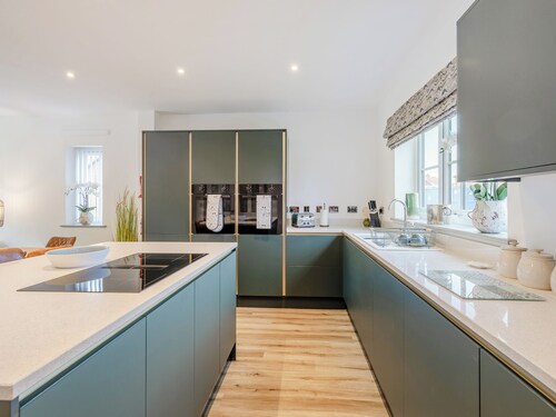 5 bedroom accommodation in Bridlington