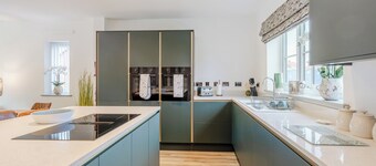 5 bedroom accommodation in Bridlington