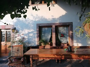 Apartment, 1 Bedroom, Balcony | Outdoor dining