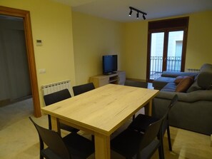 Interior - Casa en Vinyols: Cerca de Port Aventura, Playas y Montañas de la Costa Dorada (Vinyols i els Arcs)