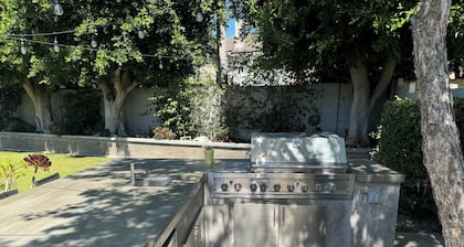 Beautiful 3-bedroom home in peaceful Lake Forest. Close to So. Ca. Attractions.