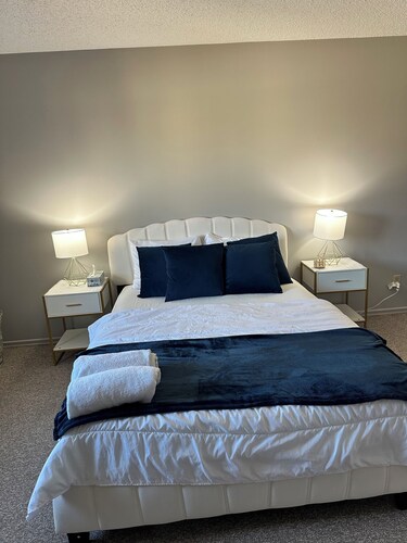 Cozy Private Room in Edmonton