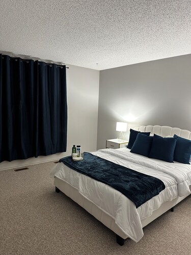 Cozy Private Room in Edmonton