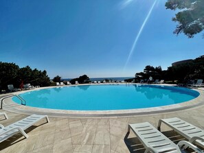 Seasonal outdoor pool
