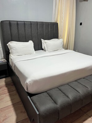 Villa, City View | Individually decorated, individually furnished, desk, laptop workspace - The Classio Hotel by House J (Lagos)