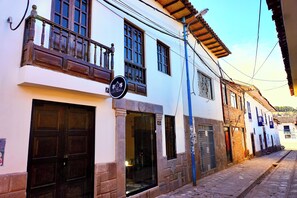 Front of property - Casa Medina Hostal (Cusco)