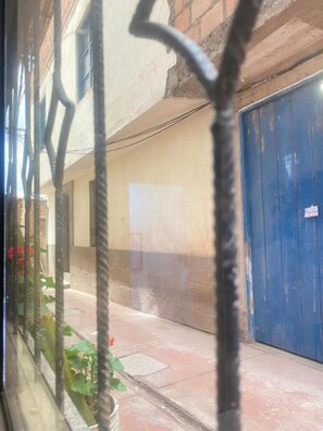 패밀리 더블룸, 침실 1개, 금연, 전용 욕실 | 저자극성 침구, 오리/거위털 이불, 암막 커튼, 무료 WiFi