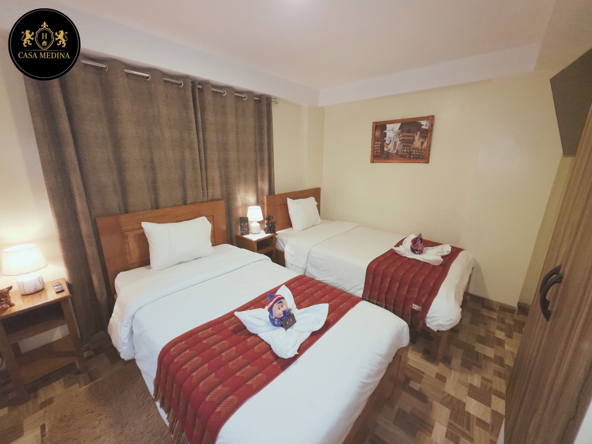 Standard-dobbeltværelse - 2 dobbeltsenge - ikke-ryger - eget badeværelse | Allergivenligt sengetøj, dundyner, mørklægningsgardiner, gratis Wi-Fi