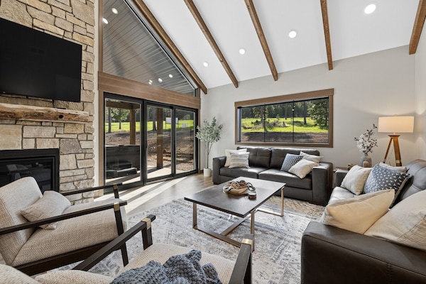 Una Smart TV, una chimenea