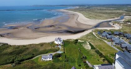 Coastal Boutique Luxury Home With Sea Views - Pass the Keys