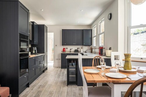 Large Period House with Garden near Peckham London - Pass the Keys