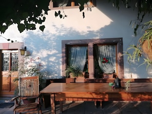 Room, 1 Bedroom, Patio | Outdoor dining - Room-double Room Apple Blossom (Schuttertal)
