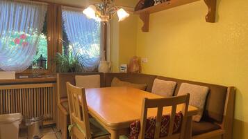 Zimmer, 1 Schlafzimmer, Terrasse | Speisen