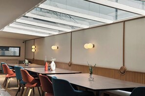 Lobby sitting area - Parcel Hotel Bangkok (Bangkok)