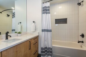 Hair dryer, towels, soap, shampoo - Studio at The Frank (Birmingham)